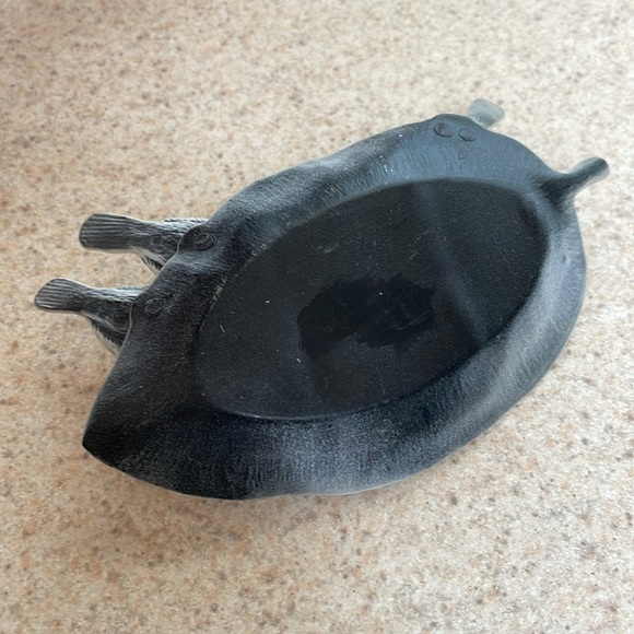 WHITE BIRDS ON LEAF TRINKET DISH TRAY 
3 birds detailed leaf white paint metal - Picture 5 of 6